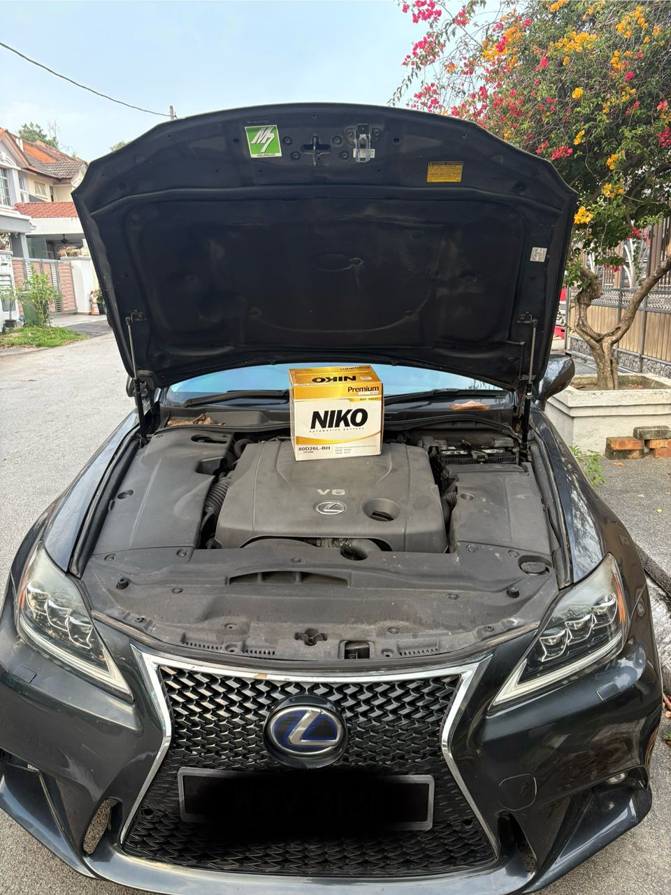 Hybrid sedan battery replacement