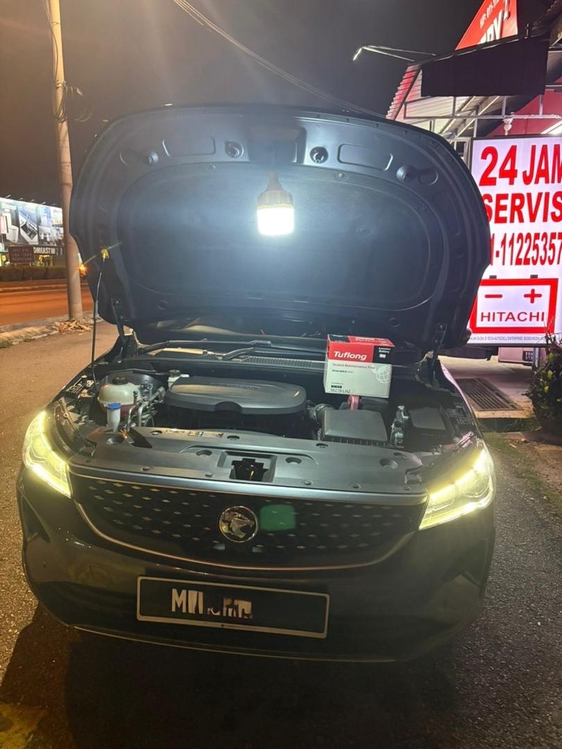 Late-night roadside battery rescue